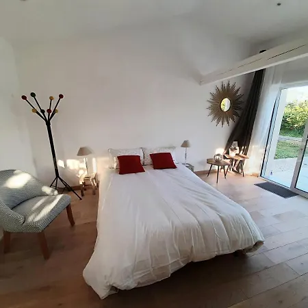 Apartament Avec Terrasse Independant Calme Cosy Chaleureux Lumineux Fibre Parking Saubens